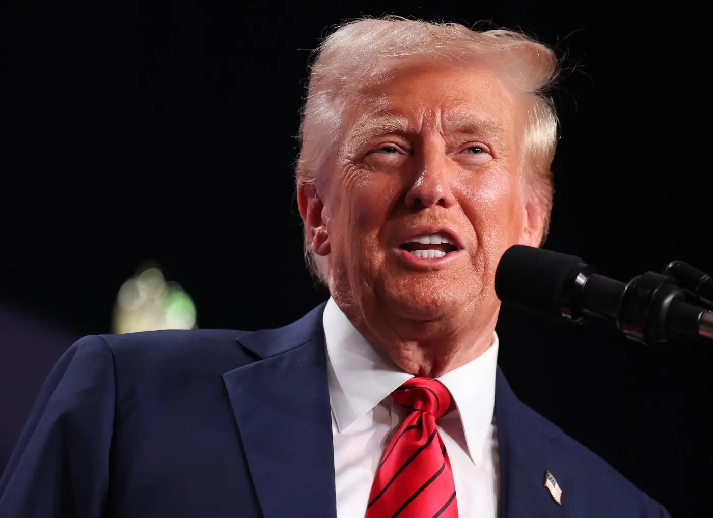Billionaires Boost Trump's 2025 Fundraising to Record Levels