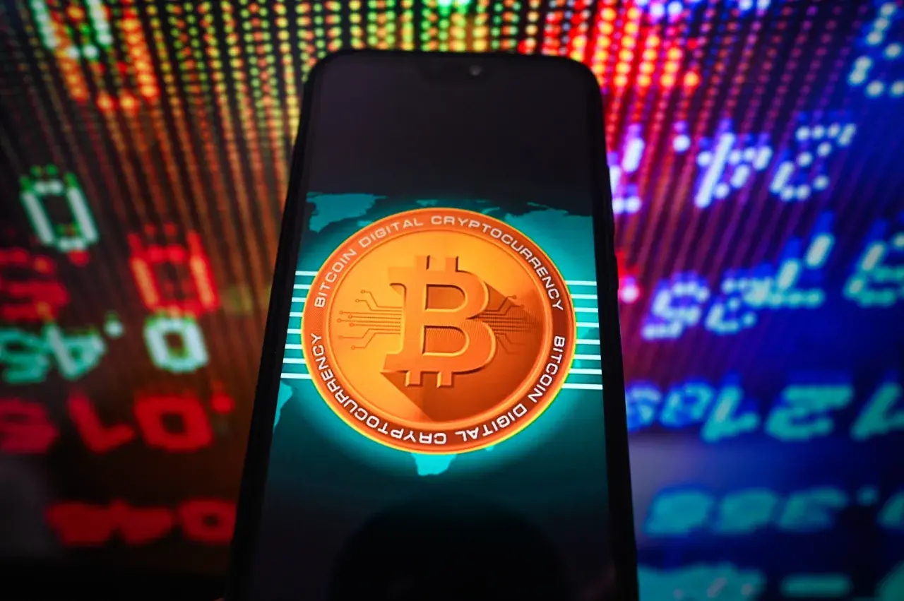 Carry Trade Under Pressure: Hungarian Forint Struggles as Budget Deficit Fears Rise