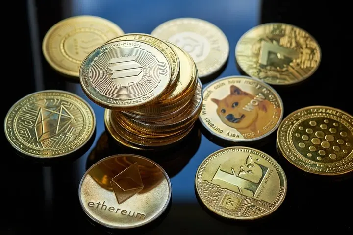 Cryptocurrency Market Dips Amid Geopolitical Tensions: Key Insights