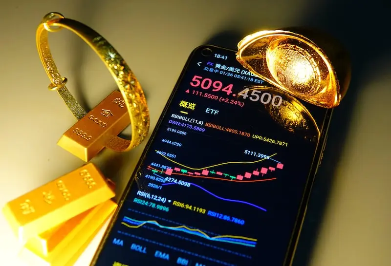 Gold Hits All-Time High as Cryptocurrency Values Fall: What Investors Need to Know