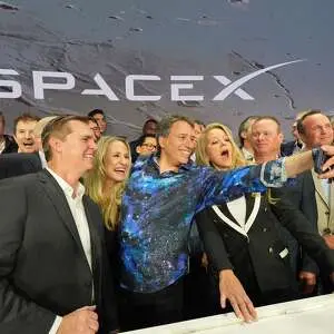 U.S. Stocks Rise as Oil Falls and SpaceX Soars in Highly Anticipated Wall Street Debut