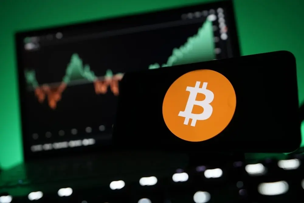 Weekend Round-Up: Bitcoin Insights, XRP ETFs, SpaceX BTC & Pudgy Penguins NFT News