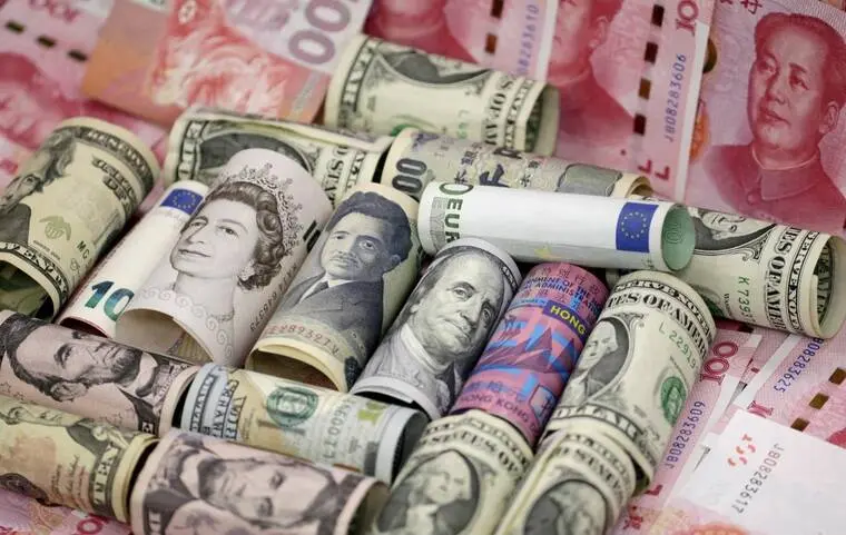 Yen Softens as Investors Monitor Possible Currency Intervention; Dollar Gains vs Euro